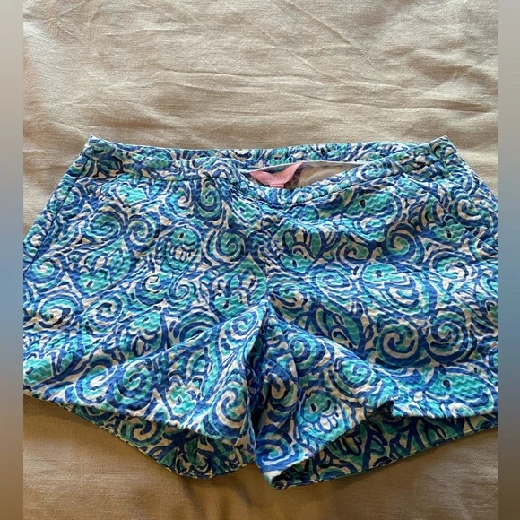 Lilly Pulitzer Indigo Chasing Tail Print Shorts - Picture 1 of 3